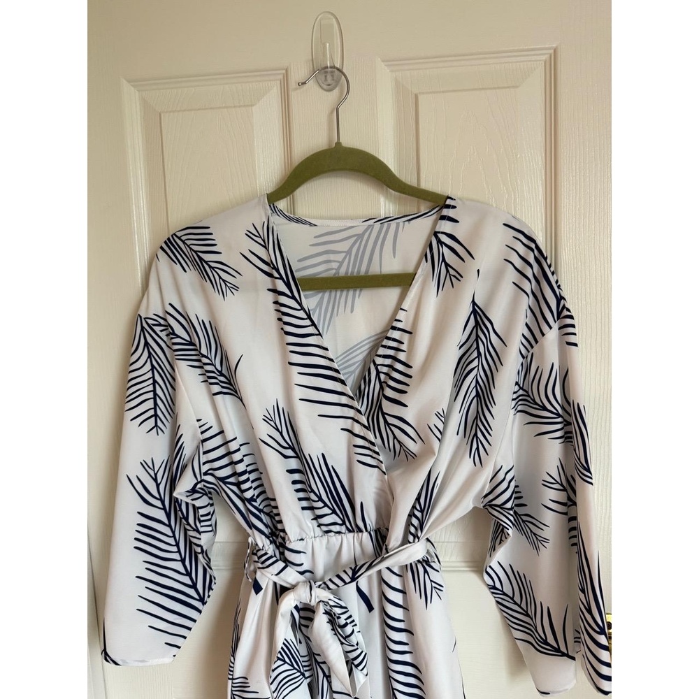 Cupshe Womens Medium Blue & White Wrap Romper Belted Waist 3/4 Sleeves Chic - Picture 13 of 13